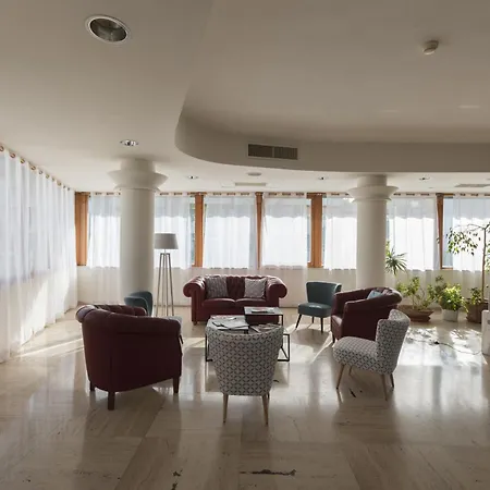 La Baia Hotell 3*