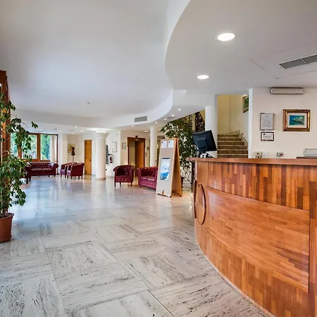 Western La Baia Hotel 3*